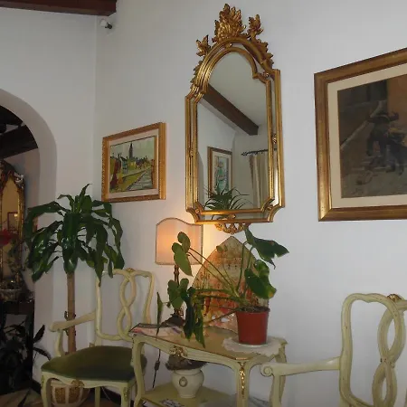 Cariccio Guest House, In The Historic Center Of Maison d'hôtes *