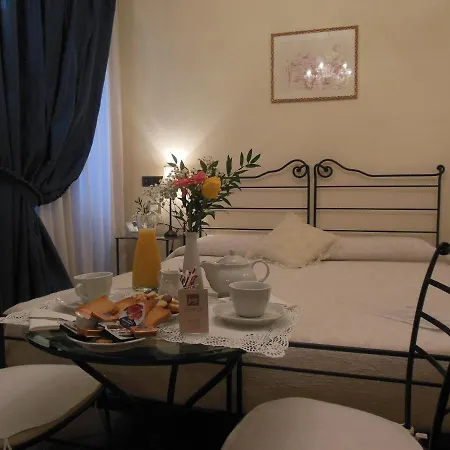 Maison d'hôtes Cariccio Guest House, In The Historic Center Of *